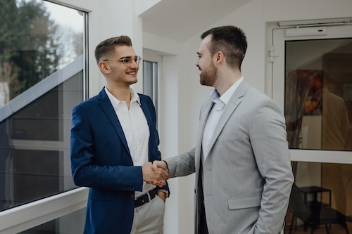 Kunden-Handshake